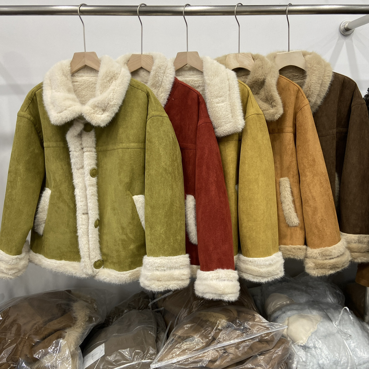 一念皮毛一体外套女麂皮绒加厚加绒保暖长袖上衣短外套YS9-97361