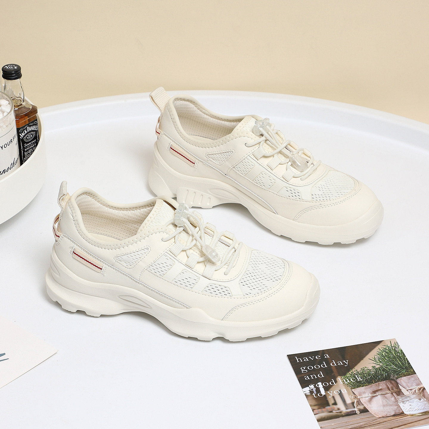 轻便透气小白鞋女2026夏季新款时尚百搭休闲运动鞋网面简约慢跑鞋