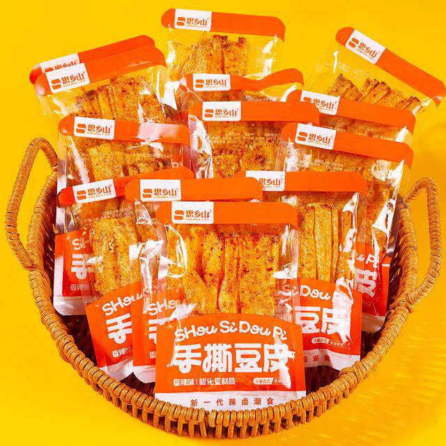 湖南特产手撕豆皮卷香辣辣条辣片追剧解馋小零食童年回忆休闲零食