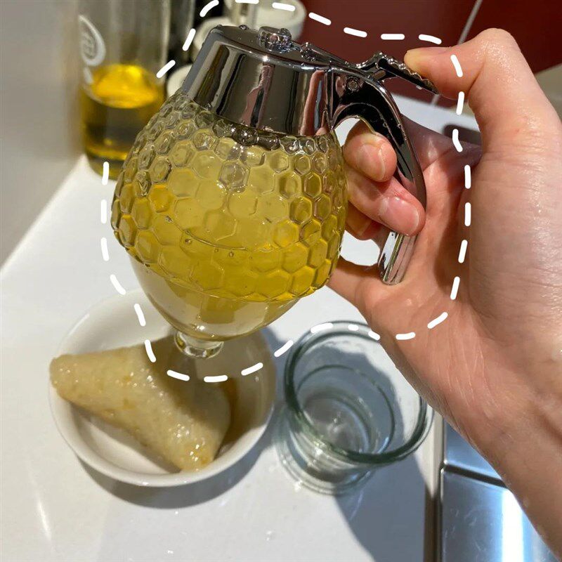 日式创意按压式蜂蜜罐挤酱瓶塑料密封罐漏斗式罐子糖浆壶洒带底座