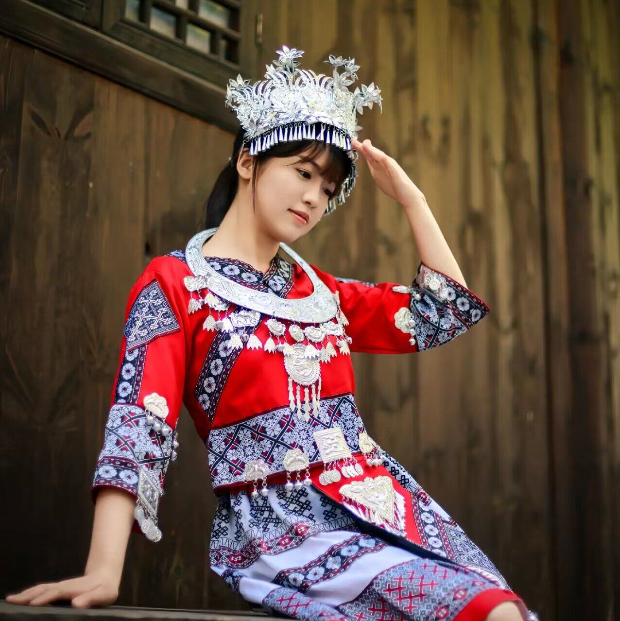 云贵川三月三苗族壮族民族舞台表演服成人舞蹈服旅游女款少数民族