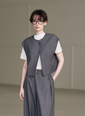 【商场同款】JEEN2025早秋炭灰色溜肩品质马甲短款JB103080204