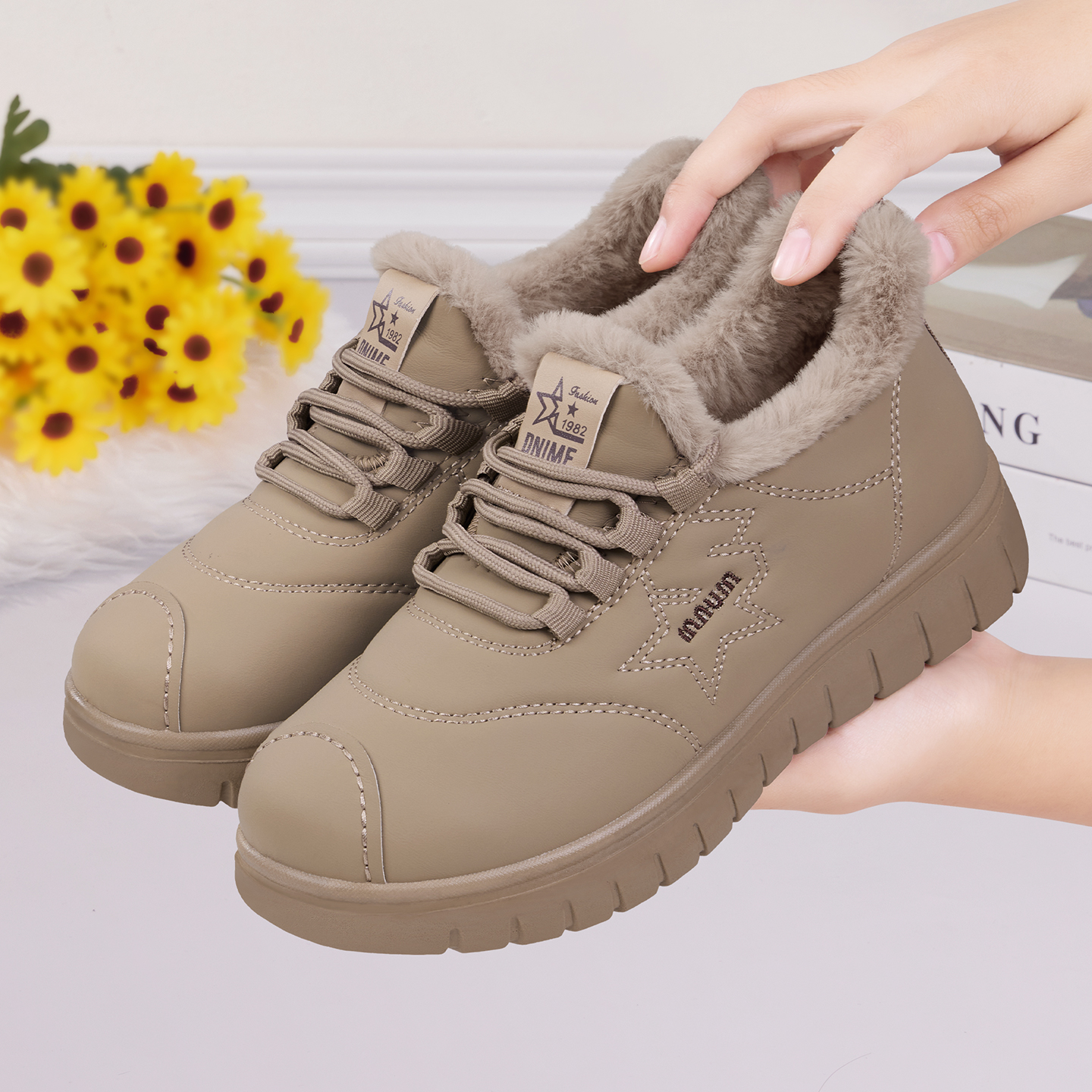 老北京棉鞋女冬季加绒保暖妈妈鞋