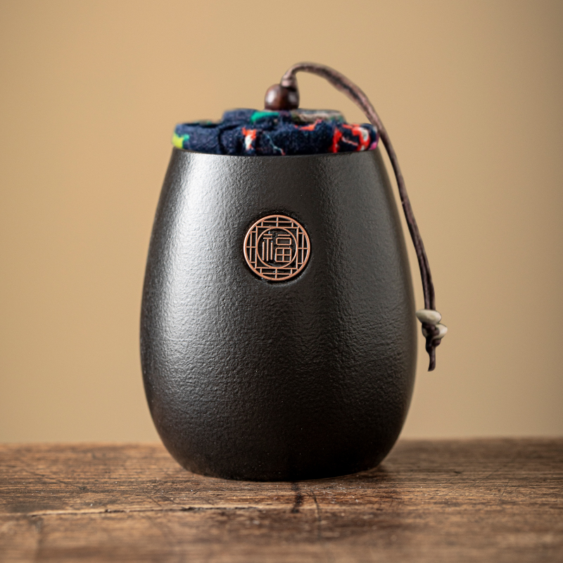 陶瓷茶叶罐密封罐储存罐家用防潮收纳罐绿茶红茶桌面黑陶小茶罐