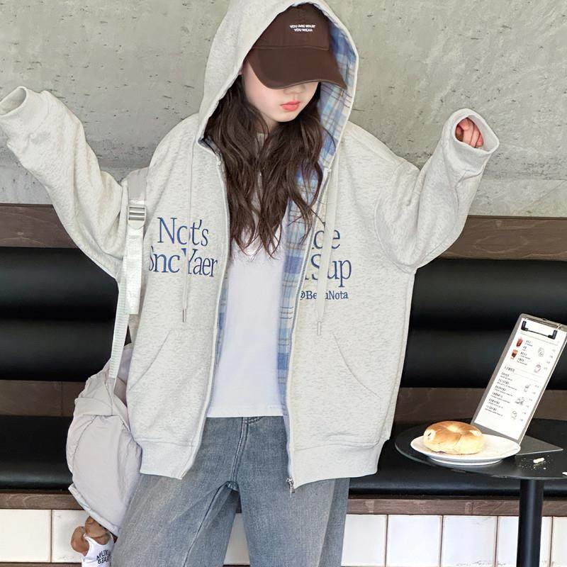 女童连帽外套2026春装新款儿童韩系格子拼接卫衣大童春秋刺绣上衣