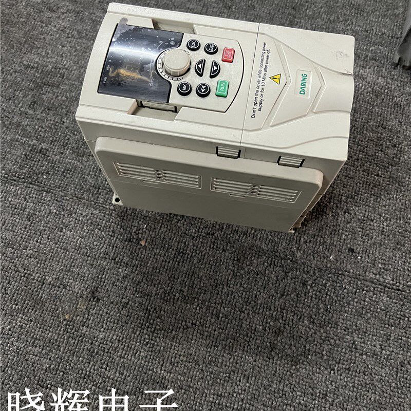 大元变频器 300H-T4-04R0-BA 4KW 380V 现货质量保证实物拍摄