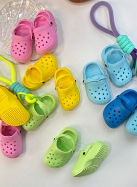 6cm迷你小洞洞鞋挂饰鞋包宠物玩具鞋bb卡通配饰小拖鞋长外贸跨境