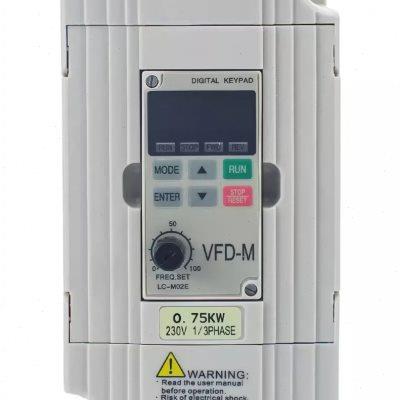 变频器VFD015M21A/07543B单220V三相380V0.4/1.5/2.2/3.7kw调速