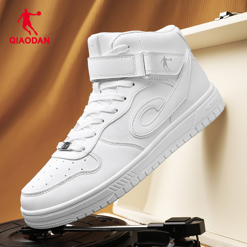 乔丹高帮鸳鸯皮面防水耐磨板鞋款