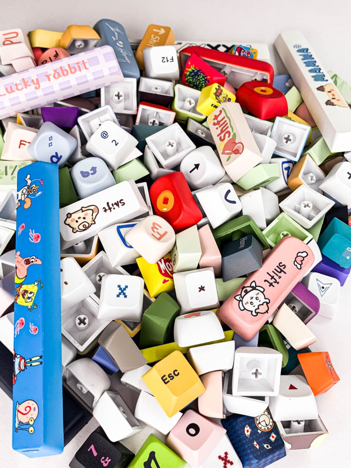 [TN PERIPHERALS HOUSE] KEYCAP GARBAGE BAG RANDOM 250 500 GRAMS DIY MECHANICAL KEYBOARD CREATIVE PERSONALITY KEYCAPS