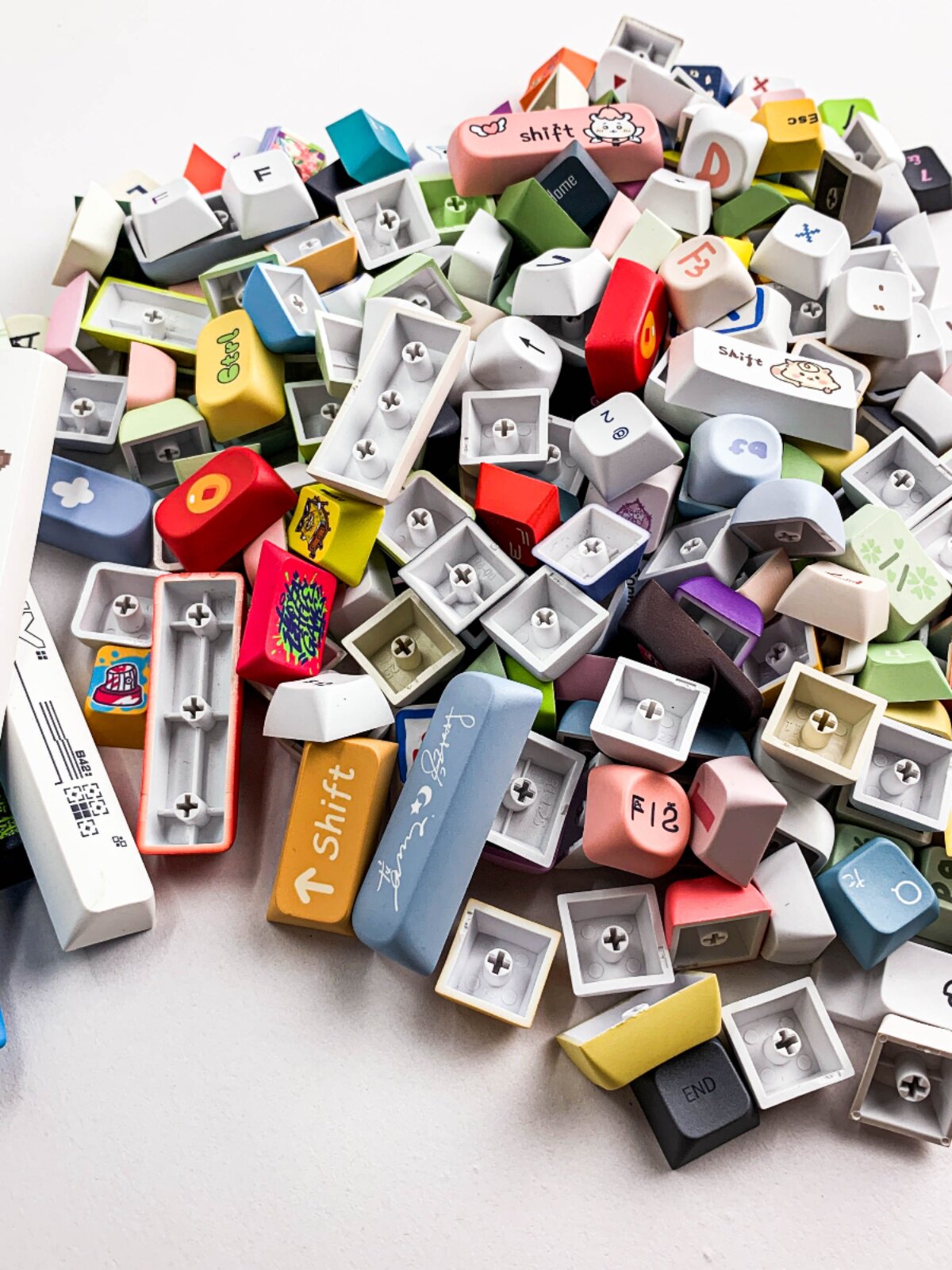 [TN PERIPHERALS HOUSE] KEYCAP GARBAGE BAG RANDOM 250 500 GRAMS DIY MECHANICAL KEYBOARD CREATIVE PERSONALITY KEYCAPS