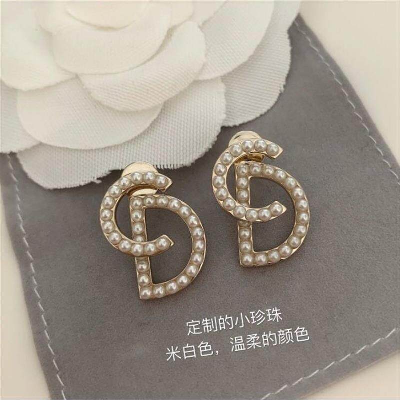 S925银针英文字母C D型镶珍珠耳环时尚大牌耳钉韩版耳饰品