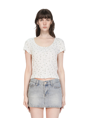 BM短袖2025新款女碎花六粒扣T恤开衫设计感修身显瘦短款露脐上衣