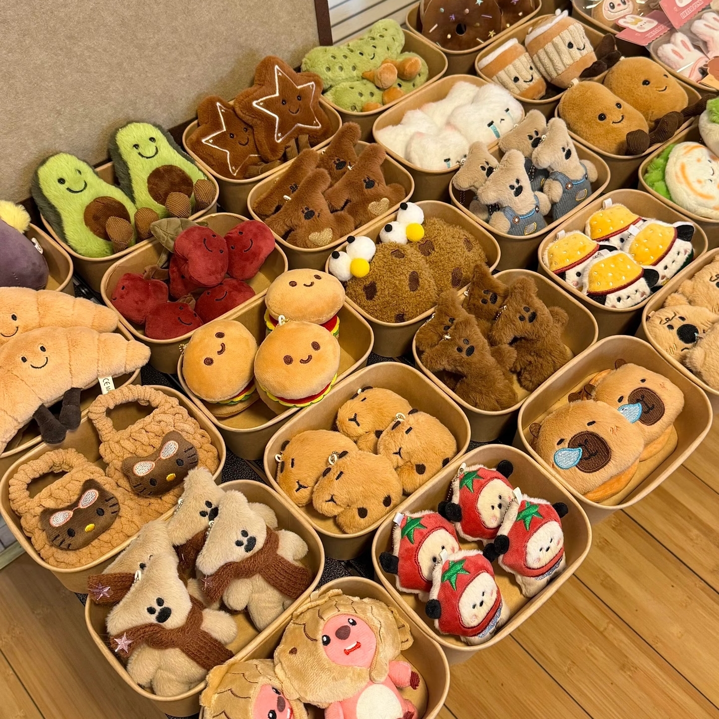 爆款毛绒玩具背包挂件批发