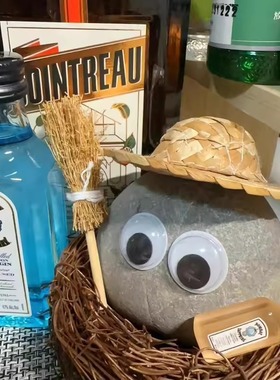 创意可爱小石头宠物盲盒高颜值萌趣陪伴桌面装饰摆件益智儿童玩具