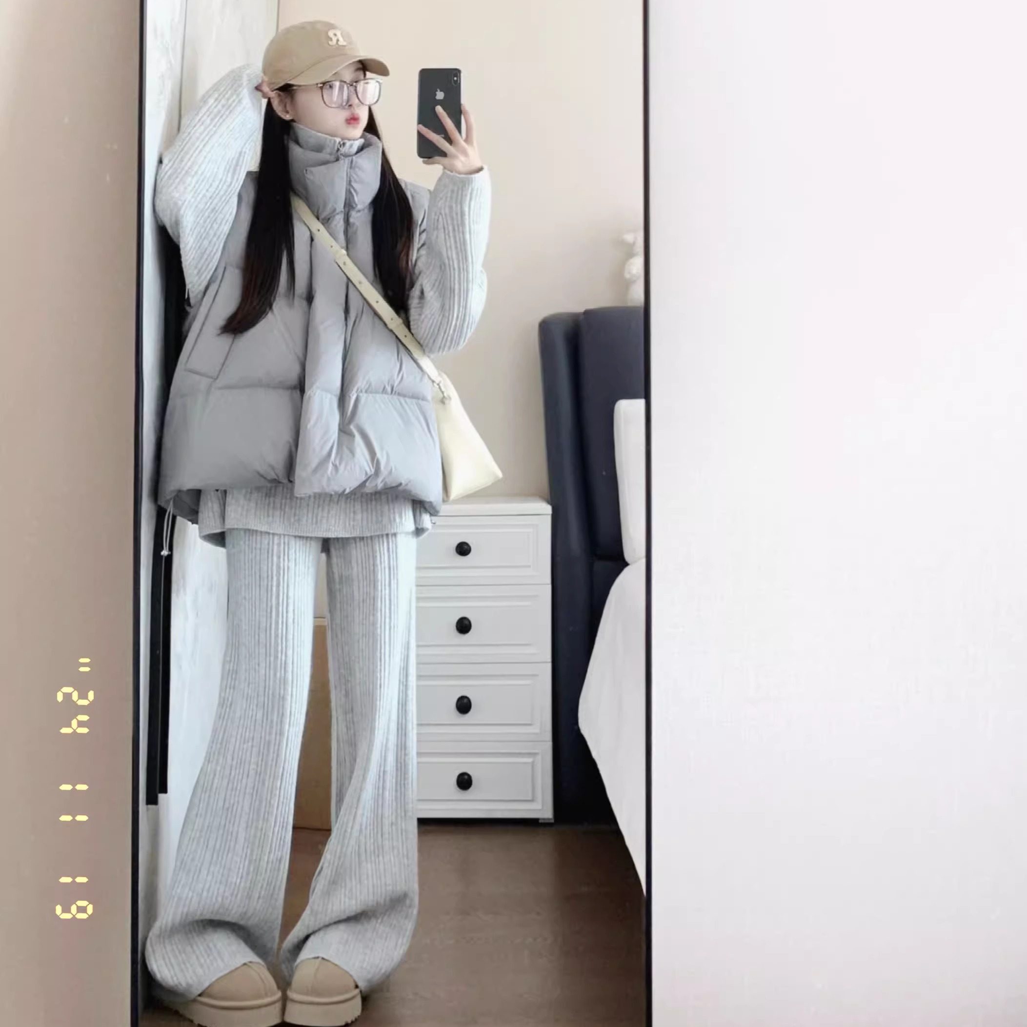 早春穿搭一整套高级感灰色休闲针织毛衣棉服马夹裤子套装女小个子
