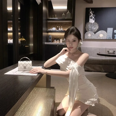 kubiliv初春悸动不对称蝴蝶结飘带设计不规则斜肩修身T恤上衣