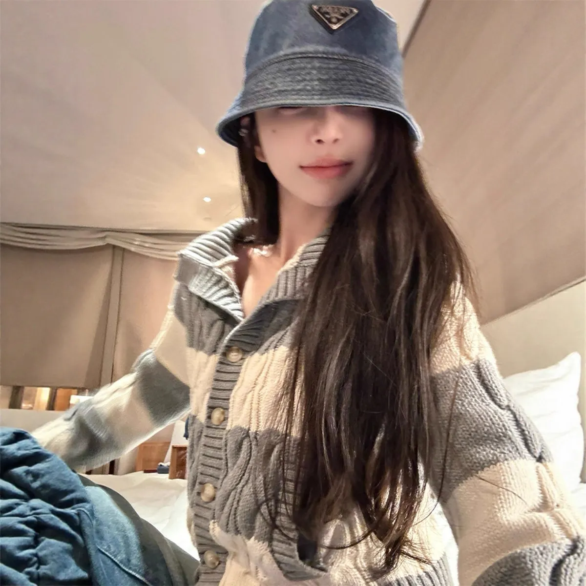 titi小姐姐【灰白默片】针织衫女春季条纹古着绞花短款毛衣开衫