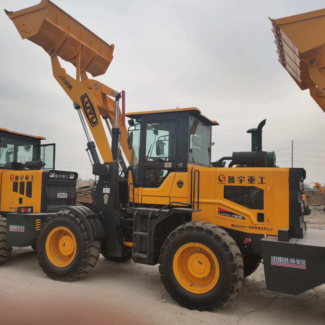 养殖场草场用加高臂抓木机 930小型装载机 鲁宇鲁工小铲车