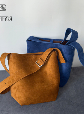 【无题notitle】蓝棕色水桶包大容量单肩斜挎腋下包宽肩带通勤