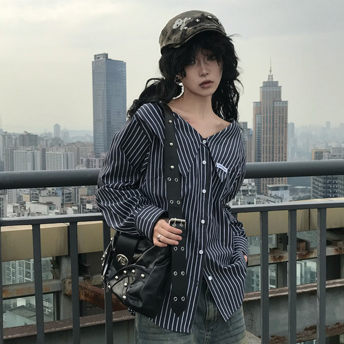 朋克铆钉扣辣妹机车包