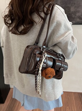 美式复古单肩腋下枕头包保龄球包带挂件小众学院包包 无题notitle