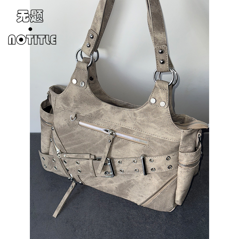 废土风辣妹机车包铆钉扣设计