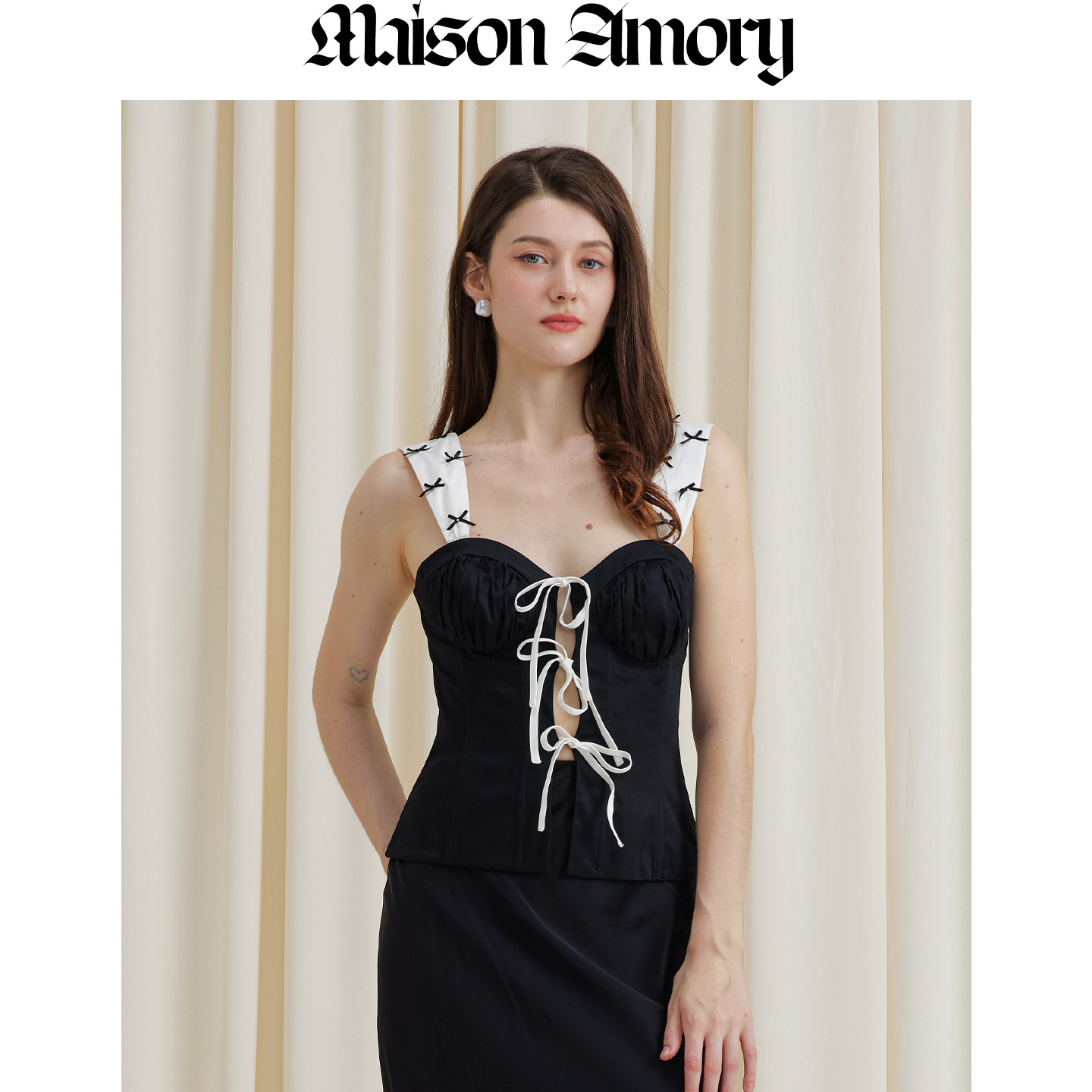 复古甜心必备，绑带显瘦独特上衣