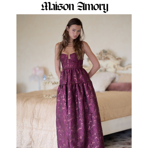 女神风情，立体提花设计复古长裙