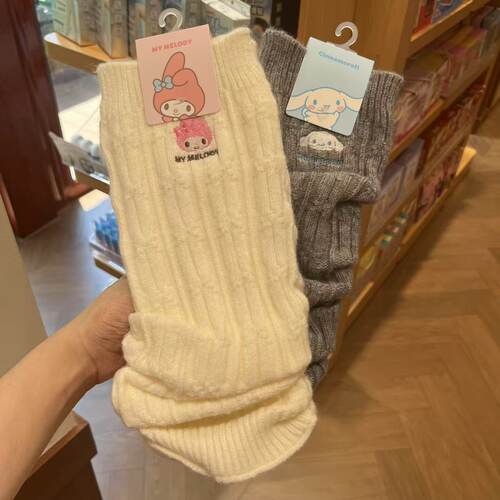 名创优品三丽鸥家族系列袜套