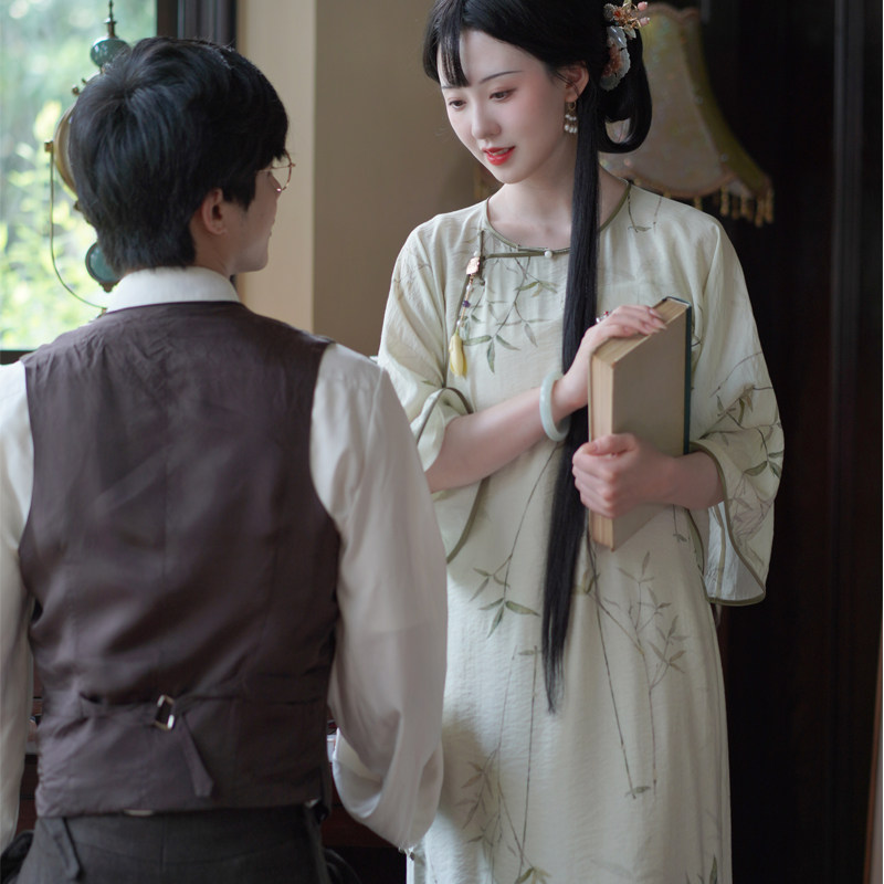【桂花香】2024女春夏新款无领子宽松后斜插倒大袖长款摇曳连衣裙
