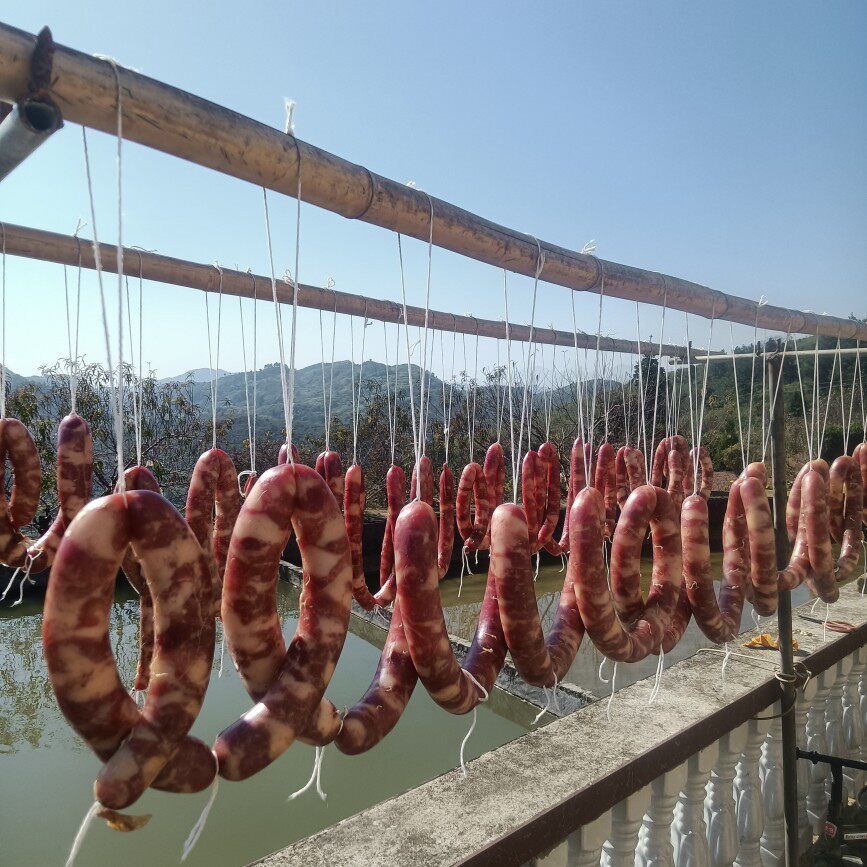 韶关农家腊肠土猪肉鲜肉晒干原味