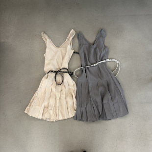 2659 配腰带 云朵设计26年夏上新轻奢灰调无袖 连衣裙