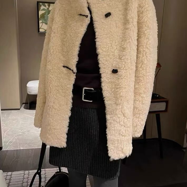 云朵宽松洋气羊羔毛皮草外套女羊毛外套含100绵羊毛KL9562