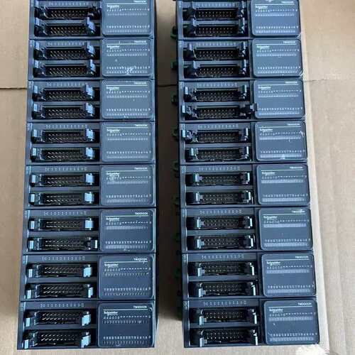 {议价}施耐德TM3DI32K模块，成色几乎全新，仅安装了一下，功能