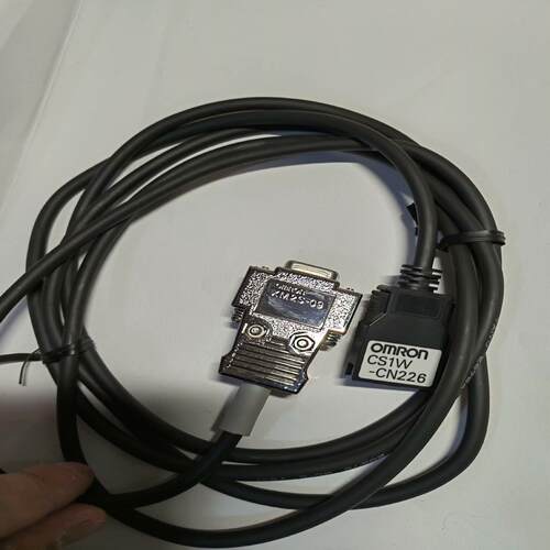 CS1W-CM226. /SM2S-09连接线、实物拍