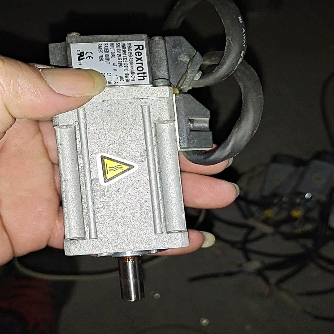 MSM019B-R300-NN-M0-CH0   ，