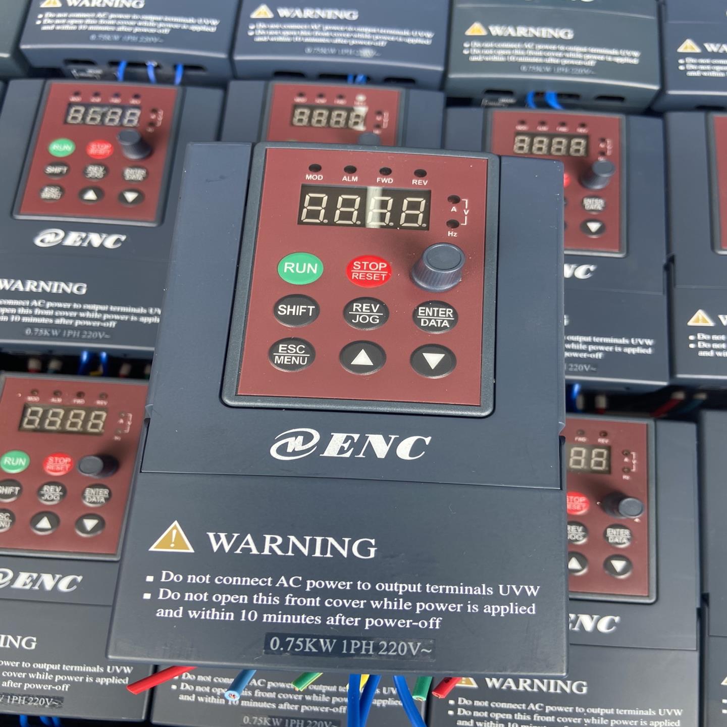 议~易能变频器EDS800-2S0007N 0.75KW 220