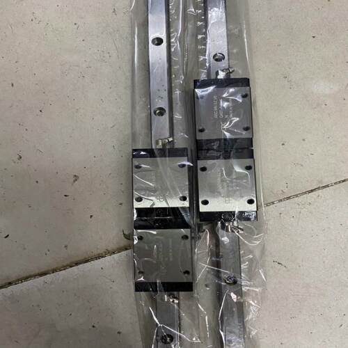 （设备配件）拆）  直线导轨 V0ARCMN530CPC总长 ， （BZ