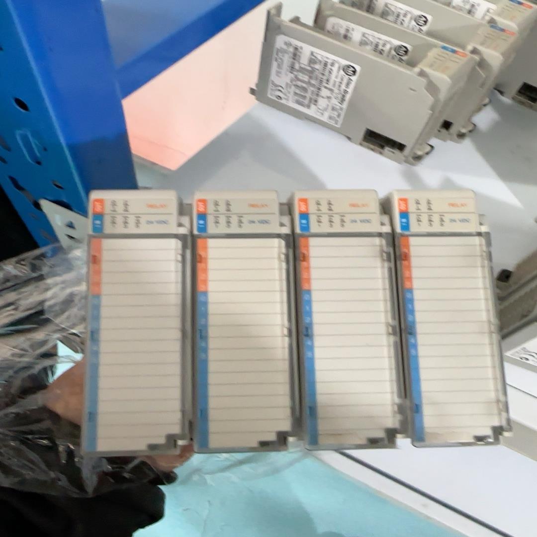 AB模块1769-IQ6XOW4、、、