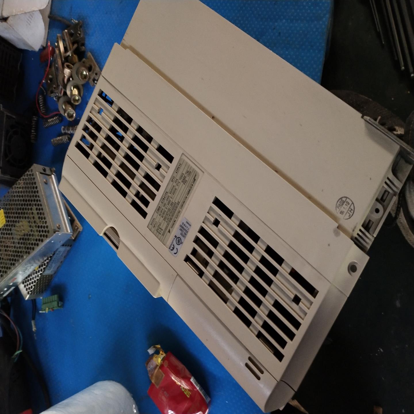 安川变频器 G7 7.5KW  380V功能正常橙色漂亮(崽崽配件)