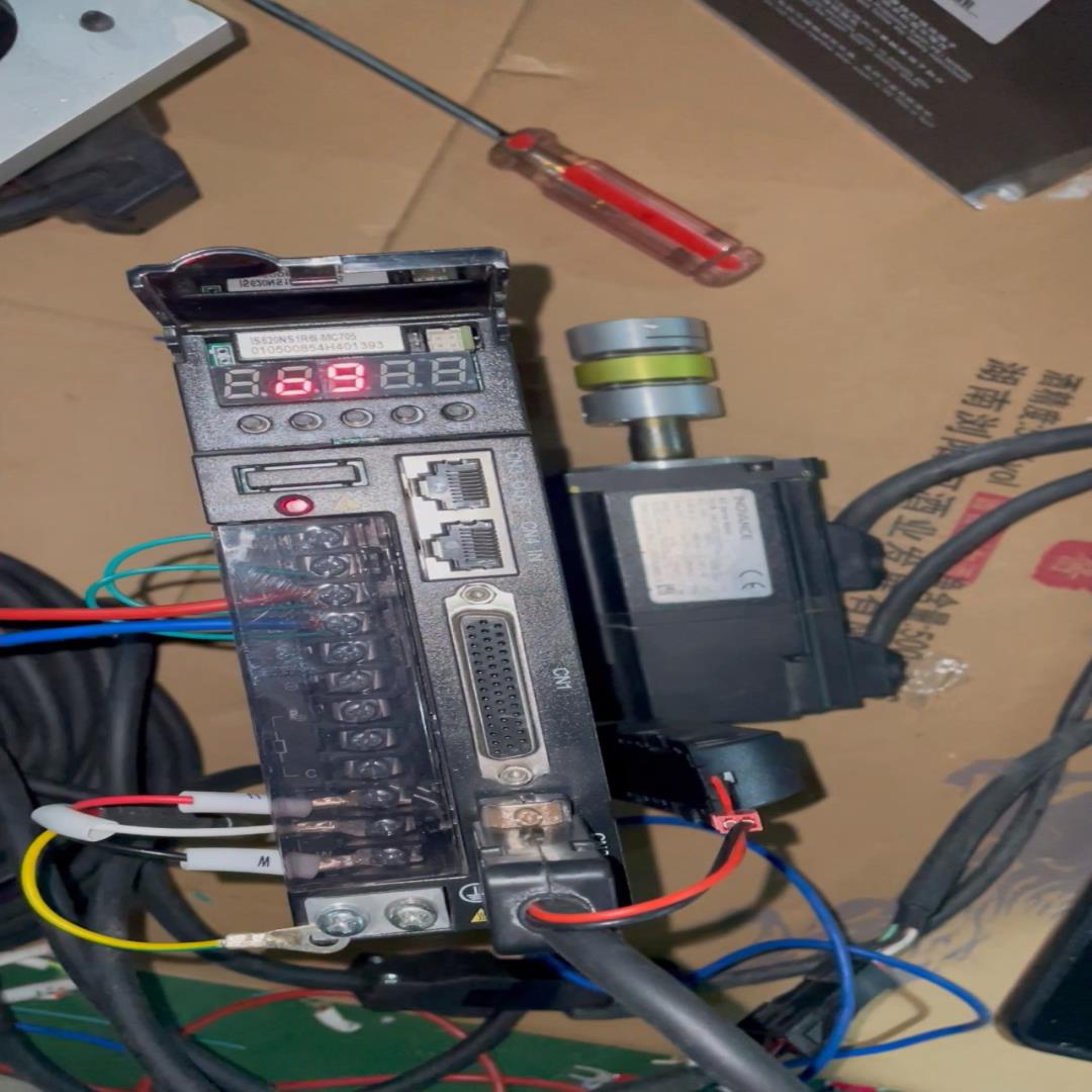 （设备配件）200ISMH1电机套装伺服IS620NS1R6IW2-汇川