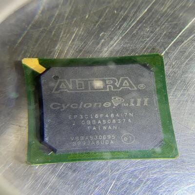[德峰]EP3C16F484I7N 旧货没带板 只有一个 如图