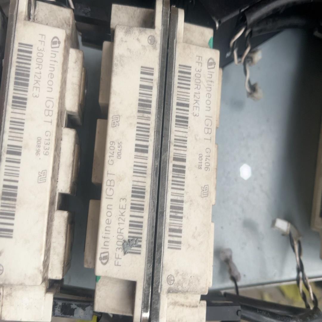 【汇生】英飞凌ff300r12ke3刚刚拆机下来的，标价单台价格，一【