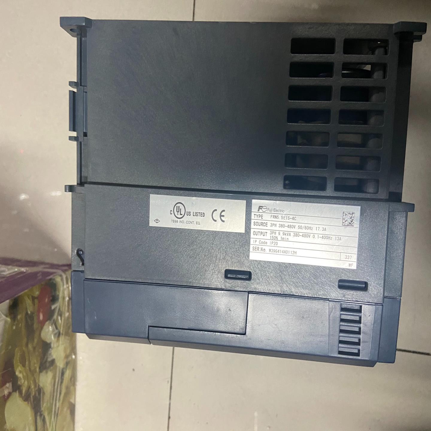 议~富士变频器FRN5. 5E1S-4C  5.5KW 380V