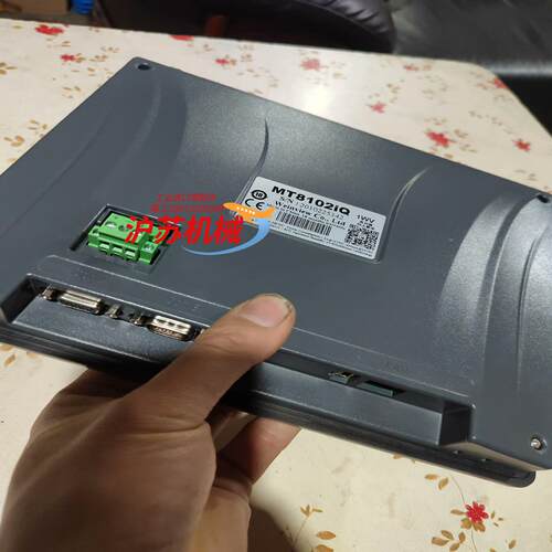威纶触摸屏MT8102iQ  成色充新  膜有点脏  边框无