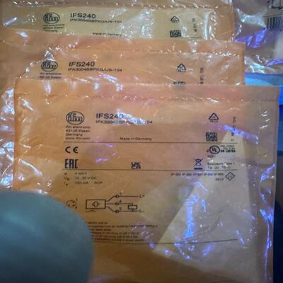 IFM易福门IFS240全新原装正品有3个