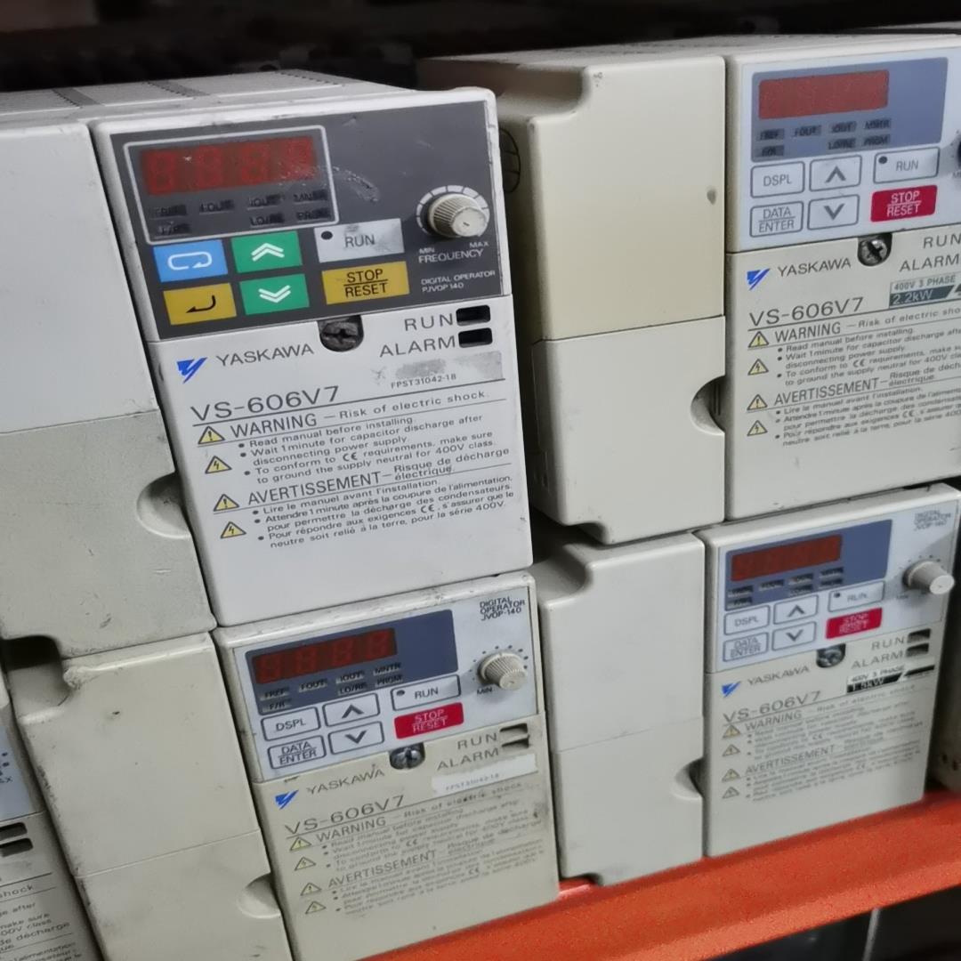 （设备配件）安川V7变频器2.2kw，V7AT42P2