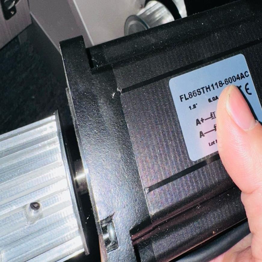 [德峰]富兴马达 FL86STH118-6004AC ，拆机件