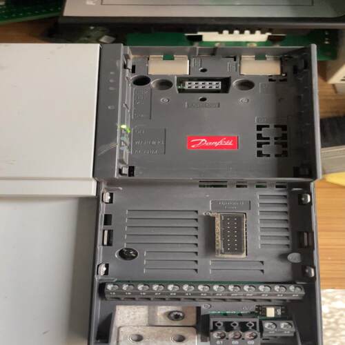 （设备配件）丹佛斯变频器，FC-360H7K5T4E20H2B，上电如视